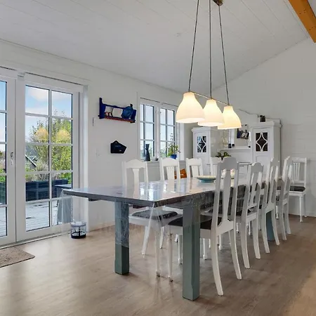 בית נופש 3 Bedroom Cozy In