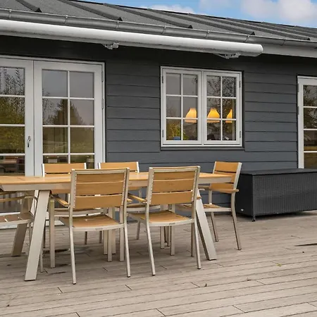 Prázdninový dům 3 Bedroom Cozy In *