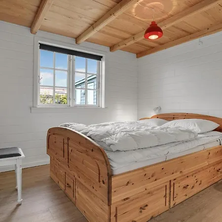 3 Bedroom Cozy In בוגנזה