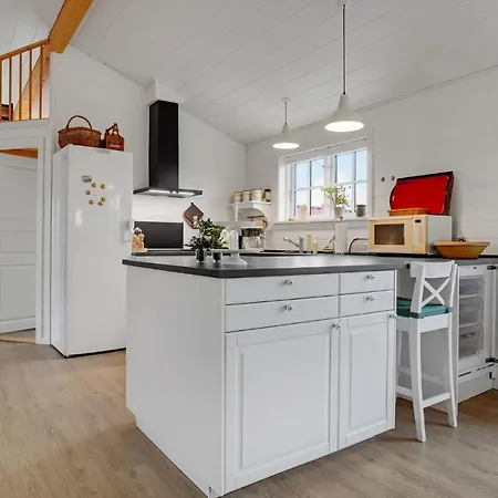 בית נופש 3 Bedroom Cozy In בוגנזה