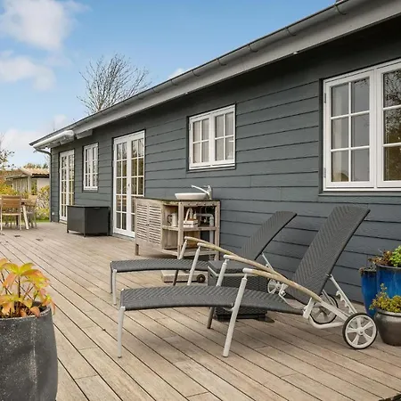 3 Bedroom Cozy In