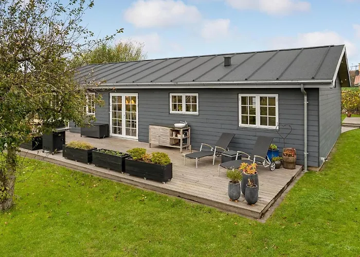 3 Bedroom Cozy In Prázdninový dům